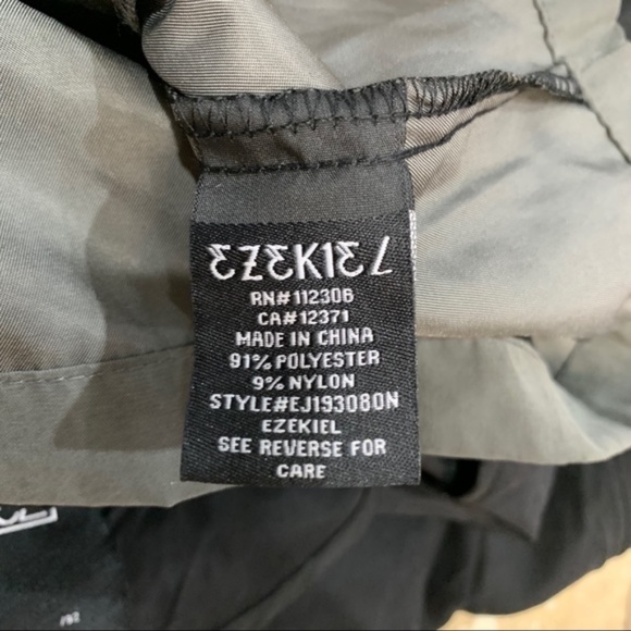 Ezekiel Falcon 1/4 Zip Pullover Hoodie - Picture 5 of 6